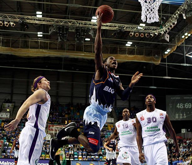 通过稳固的 通过稳固的