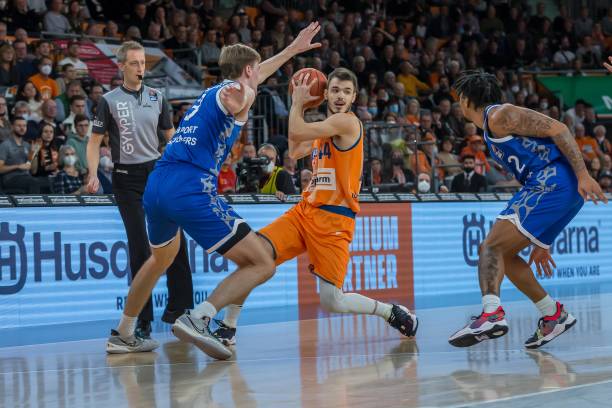 上能手如林 上能手如林